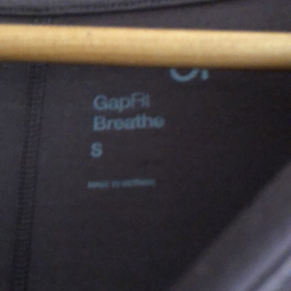GapFit Athletic workout top. Plum shade. Breathable. Excellent condition. - Picture 5 of 6